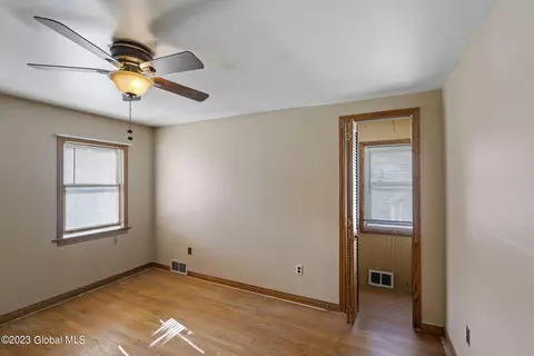 211 Stoodley Pl, Schenectady, NY 12303 photo 35