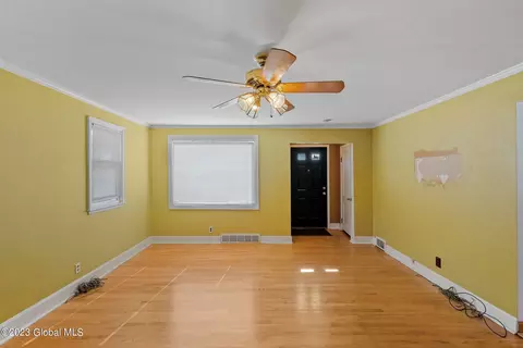 211 Stoodley Pl, Schenectady, NY 12303 photo 7