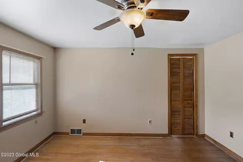 211 Stoodley Pl, Schenectady, NY 12303 photo 34