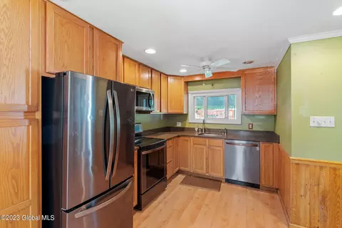 211 Stoodley Pl, Schenectady, NY 12303 photo 22