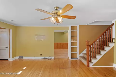 211 Stoodley Pl, Schenectady, NY 12303 photo 11