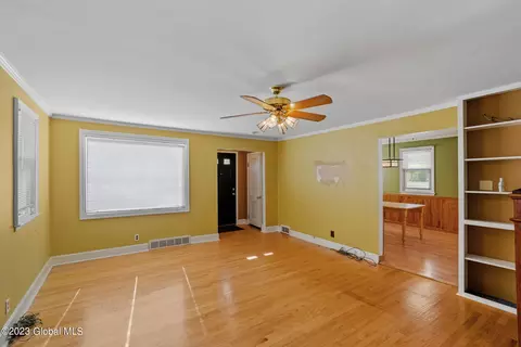 211 Stoodley Pl, Schenectady, NY 12303 photo 8
