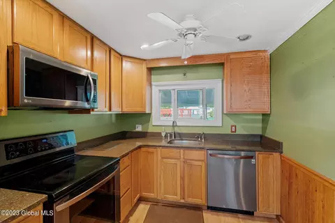 211 Stoodley Pl, Schenectady, NY 12303 photo 24