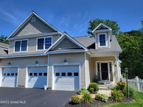 31 Jordan Point Dr, Troy, NY 12180