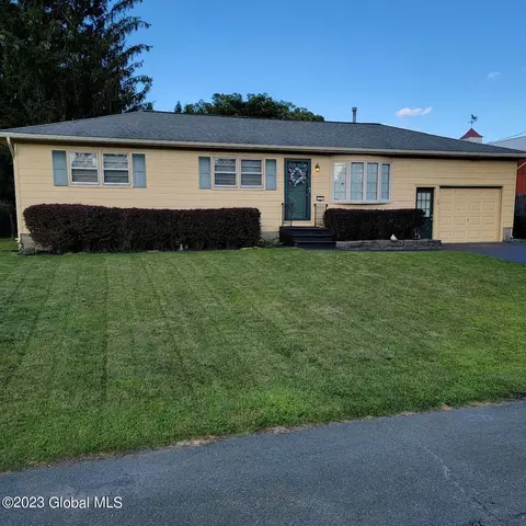 7 Patricia Dr, Albany, NY 12205