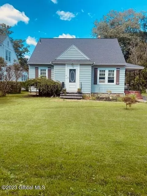 4 Gould Dr, Glenville, NY 12302