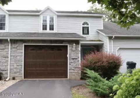 61 Woodside Dr, Albany, NY 12208