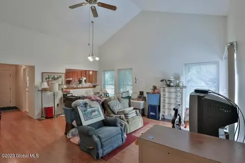 77 Meadowbrook Dr, Slingerlands, NY 12159 photo 11