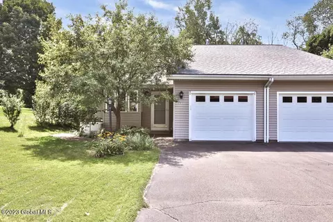 77 Meadowbrook Dr, Slingerlands, NY 12159 photo 38