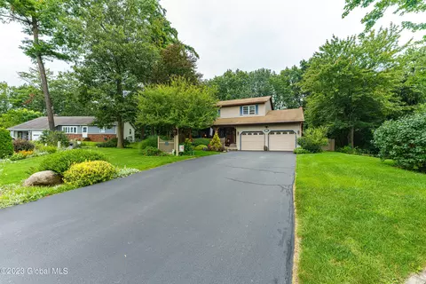 22 Elizabeth Dr, New Scotland, NY 12186