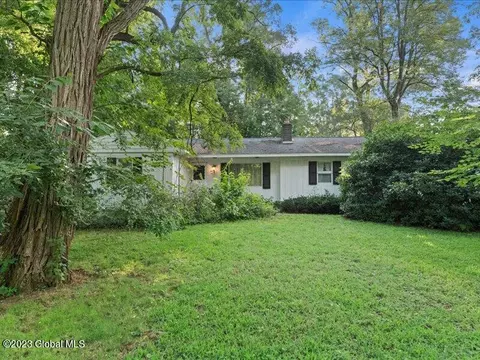 16 Excelsior Spring Ave, Saratoga Springs, NY 12866