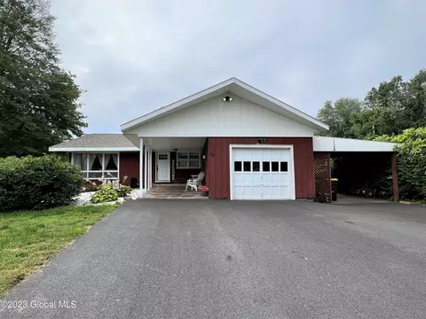 28 Myron Rd, South Glens Falls, NY 12803