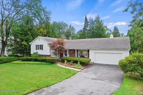 3 Garrison Rd, Queensbury, NY 12804
