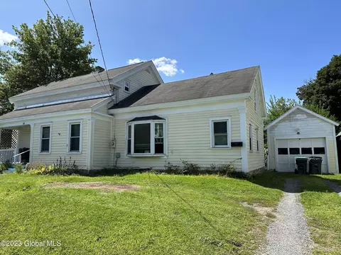 2 1st St, Hoosick Falls, NY 12090