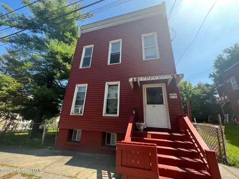 122 Clinton St, Albany, NY 12202