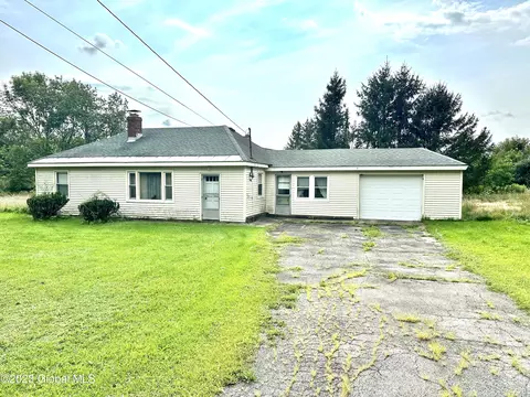 647 Green Corners Rd, Amsterdam, NY 12010
