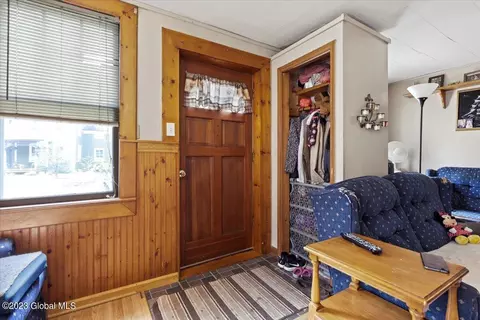 13 Chatham St, Nassau, NY 12123