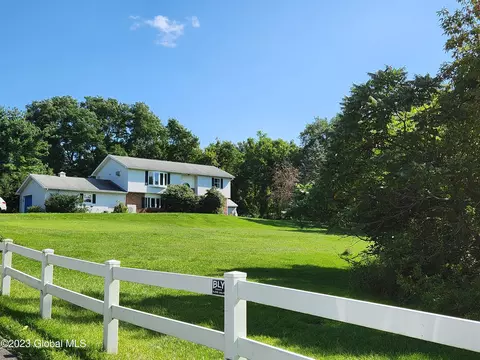 272 Hillcrest Ave, Troy, NY 12180
