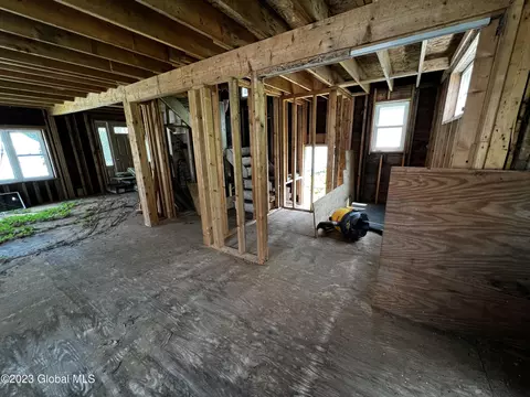 2832 Coniston Rd, Schenectady, NY 12304 photo 4
