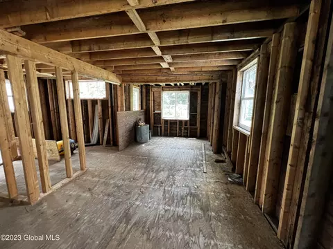 2832 Coniston Rd, Schenectady, NY 12304 photo 3