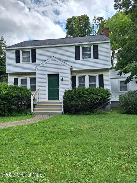 1717 Tibbits Ave, Troy, NY 12180