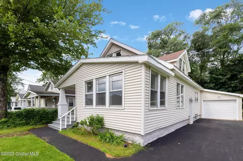 1947 Leo Ave, Rotterdam, NY 12306