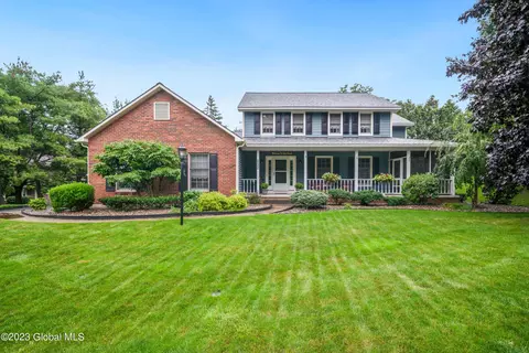 23 Sonya Pl, Niskayuna, NY 12309