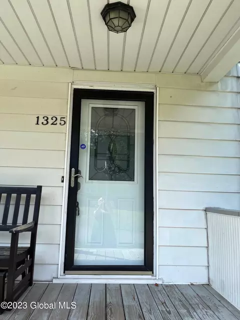 1325 Coplon Ave, Schenectady, NY 12309 photo 2