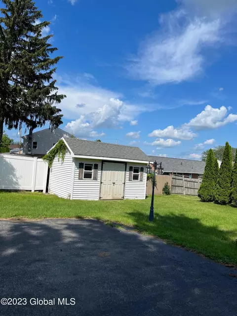 1325 Coplon Ave, Schenectady, NY 12309 photo 4