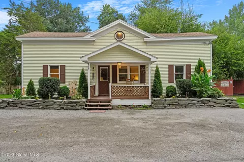 919 Cr-25, Stuyvesant, NY 12106