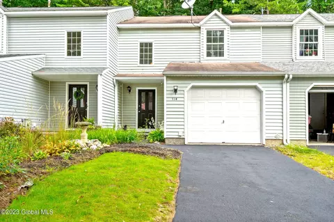 114 Deer Run Dr, Ballston Spa, NY 12020