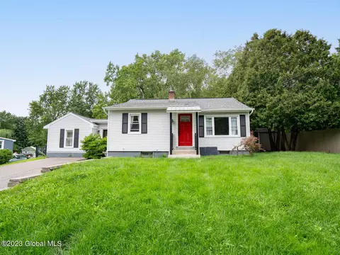29 Van Woert Ct, Wynantskill, NY 12198