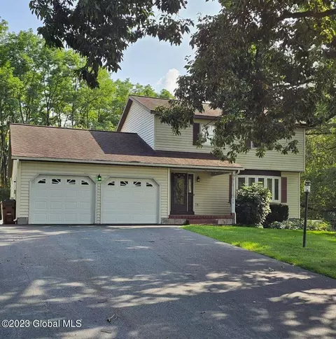 58 Gretel Ter, Ballston Lake, NY 12019