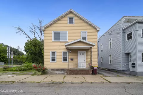 52 Saratoga Ave, Mechanicville, NY 12118