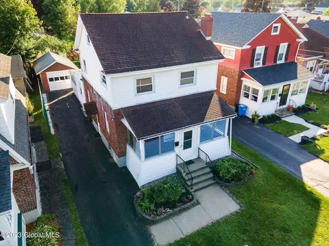 94 Dartmouth St, Albany, NY 12209