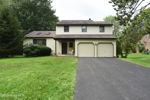 15 Murray Dr, Glenmont, NY 12077