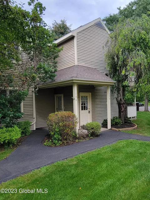235 Monmouth Way #235, Clifton Park, NY 12065
