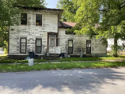 11 N Division St, Saint Johnsville, NY 13452