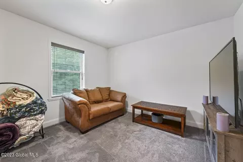 2852 Olean St, Schenectady, NY 12306 photo 20