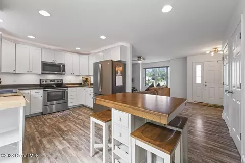 2852 Olean St, Schenectady, NY 12306 photo 6