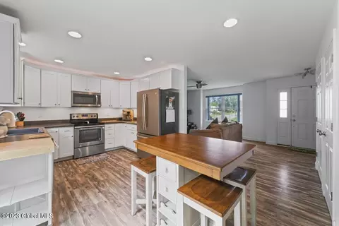 2852 Olean St, Schenectady, NY 12306 photo 8