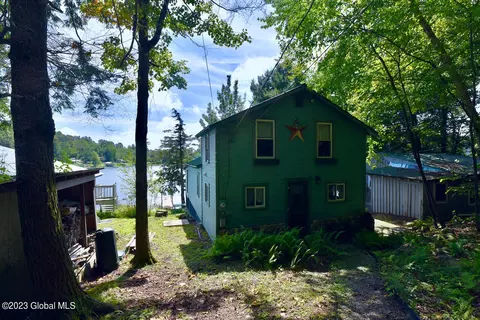 16 Forest Rd, Greenfield, NY 12850