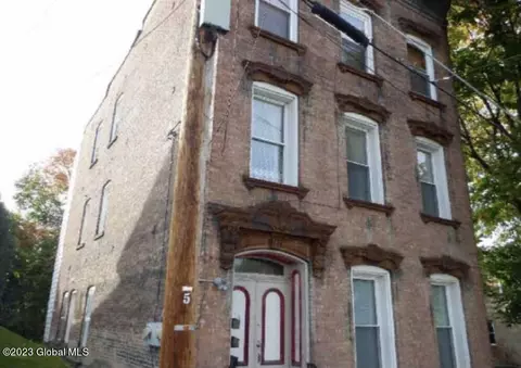 13 Summit St, Cohoes, NY 12047