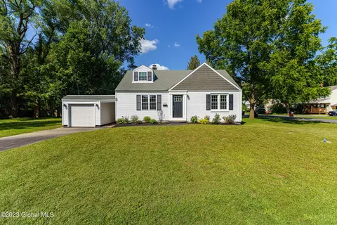 3031 Lillian Rd, Schenectady, NY 12303