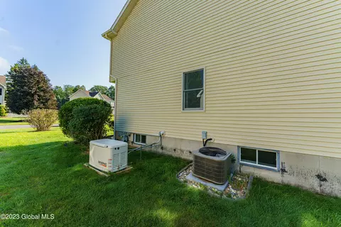 34 Beverly Dr, Albany, NY 12203 photo 45