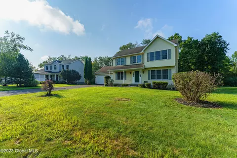 34 Beverly Dr, Albany, NY 12203 photo 2