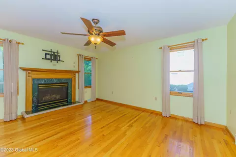 34 Beverly Dr, Albany, NY 12203 photo 22