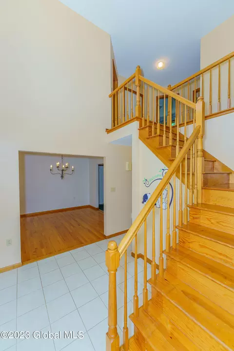 34 Beverly Dr, Albany, NY 12203 photo 6