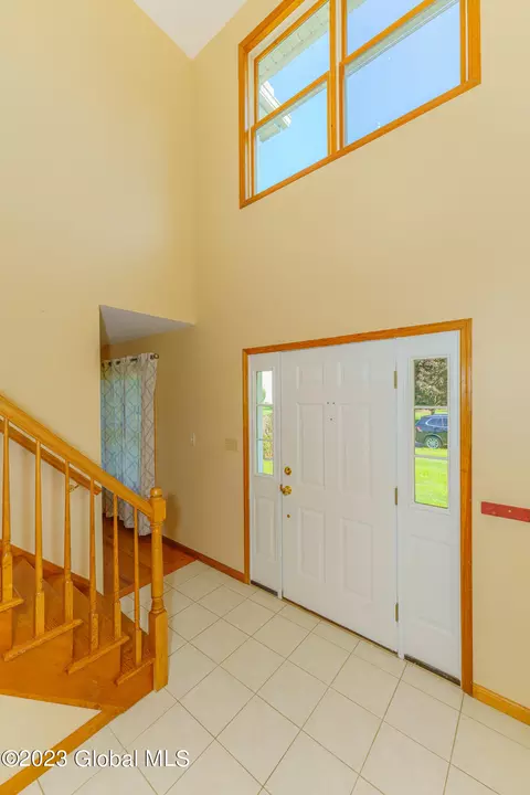 34 Beverly Dr, Albany, NY 12203 photo 5