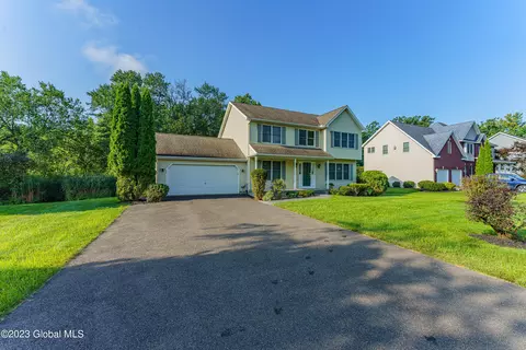 34 Beverly Dr, Albany, NY 12203 photo 3